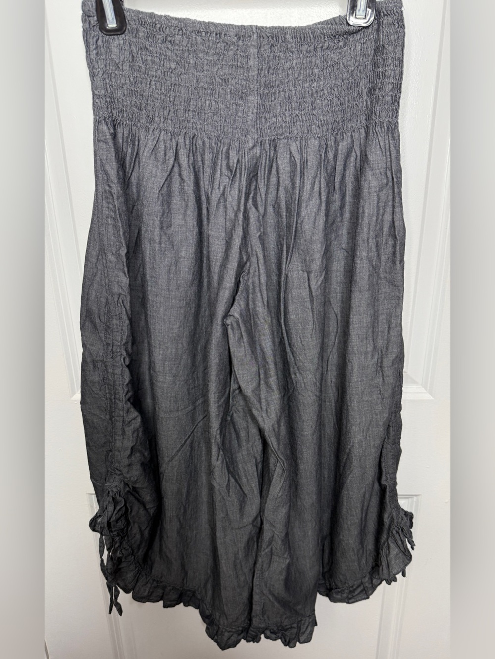 Celina Genie Harem Gaucho Culottes Ruched Ties on Side of Legs Ruffled Hems |GUC - Picture 4 of 11